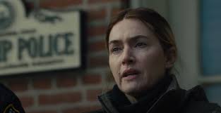 The undoing).at the start of mare of easttown, the titular mare. Mare Of Easttown Seht Den Ersten Trailer Zur Hbo Serie Mit Kate Winslet Moviebreak De