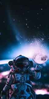 Arreglo floral sobre un fondo rosa, ideal para las mujeres. Fondos De Pantalla Chidos Para Celular 4k Gratis Astronaut Wallpaper Astronaut Art Space Art