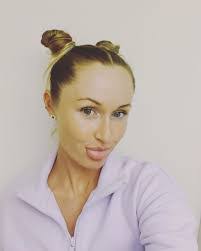 Jessica Warren's Instagram, Twitter & Facebook