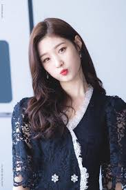 20 Idols That Outdid Themselves At Seoul Fashion Week Seoul Fashion Week Chaeyeon Kpop Girls