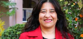 Sra. Silvia Tello Julio