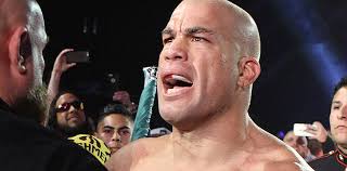 Ben duffy with 20/20 hindsight, sherdog's ben duffy drafts the 16 fighters from the fourth season of the ultimate. Tito Ortiz In Anti Mask Confrontation With Citizen And At City Council Meeting Mmaweekly Com