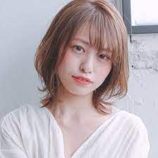 2020年 ミディアム ウルフカットが最強に今っぽい hair 美髪 レイヤーカットヘア デート ヘアスタイル