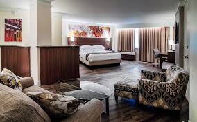 Family owned and operated read about us > ×. Hotel Rooms In Baton Rouge Book Now Crowne Plaza Baton Rouge