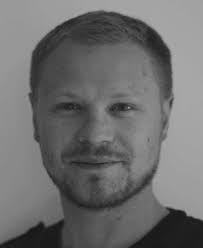 Real-Time Procurement Strategies of a Proactive Distribution Company with  Aggregator-Based Demand Response