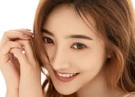 Bạch Hân Di: Tiểu sử & TOP 10 phim mới & hay của "nữ thần ngọt ngào"