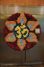 Om Custom Funeral Flowers Sculpture Www Theloftflorist Com Funeral Floral Sympathy Flowers Funeral Flowers
