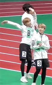 In its third year, this popular relay race winds 190 miles through 30 towns and communities in massachusetts. Eng 160915 Bomb Bts Relay Race 2016 Chuseok Special Isac Army S Amino