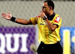 4bolivia edwar saavedra arbitro asistente 4 wilton sampaio árbitro 5brasil danilo manis arbitro asistente 5 rapahel claus árbitro 6brasil bruno pires arbitro asistente 7chile christian schiemann arbitro asistente Arbitro Brasileiro Da Vexame No Chile E Quase Leva Uma Surra De Santiago Silva Futebol Portenho