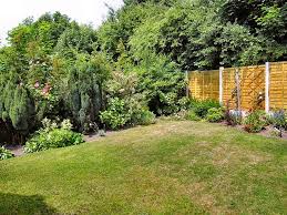 How to transform a garden. Project Lockdown Diy Ideas To Transform Your Garden Easystore Self Storage