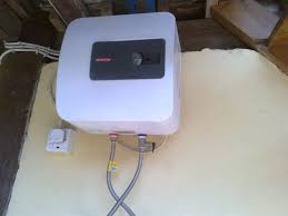 Sebelum memasang water heater di rumah, anda juga perlu mempertimbangkan risiko atau bahaya dari alat tersebut. Lima Tanda Water Heater Akan Rusak Lombok Service