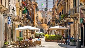 Over the years the city has developed a flourishing economic activity related to salt extraction and trade, bluefin tuna fishing, and marble exportation. Fotostrecke Trapani Salzwusten Ziergarten Und Sundige Tempel Sizilien Italien Weltreise