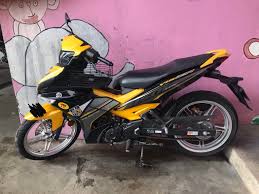 New yamaha r15 v3 vs suzuki gsx150r vs honda cbr150r via. Sport Rim Sportrim Y15zr Y15 Ysuku Asal Hitam Tembak Silver Motorbikes On Carousell