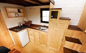 Dan un aire diferente a tu casa, además, son muy originales y bonitas con diferentes diseños que te sorprenderá la cantidad de modelos y tamaños que puedes encontrar en nuestra web. Una Pequena Pero Vanguardista Casita De Palets I Love Palets