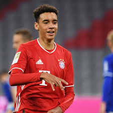 Jamal musiala, 18, de allemagne fc bayern münchen, depuis 2020 milieu offensif valeur marchande: Bayerns Neuer Rekord Torschutze Musiala Drangt Sich Auf