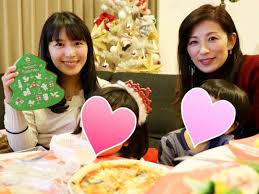 中田有紀さんのインスタグラム写真 - (中田有紀Instagram)「毎年恒例おはよんOGクリスマス会🎄🎅🎁✨ #クリスマス会 #おはよんog # 本多小百合 ちゃん #酒井千佳 ちゃん #玉木碧 ちゃん #小百合ちゃんの娘ちゃんも #ブロッコリーのクリスマスツリーサラダは碧ちゃん作 ...
