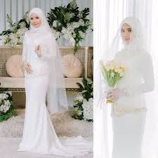 Namun dalam bahasa indonesia terjadi penggeseran arti busana menjadi padanan pakaian. Baju Nikah Kebaya Modern For Rent Women S Fashion Bridal Wear On Carousell