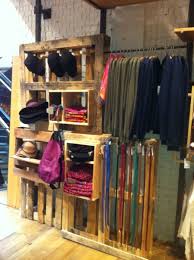 Anthropologie Pallets Make Great Fixtures Clothing Displays Pallet Display Store Fixtures