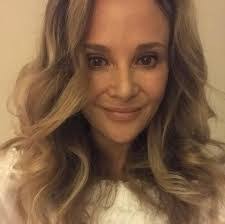 Carrie Kaplan's Instagram, Twitter & Facebook