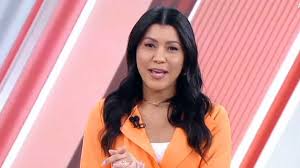 SBT: Mudança na grade faz apresentadora errar chamada ao vivo