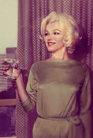 Maybe you would like to learn more about one of these? The Marilyn Diaries On Twitter Marilyn Monroe At A Press Conference In Mexico City In 1962