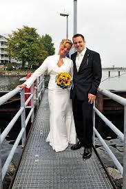 It is located in the eastern prignitz region on the dosse river near the confluence with its glinze tributary, about 20 kilometres (12 mi) east of pritzwalk and 95 kilometres (59 mi) northwest of berlin. Hochzeit Im Zeichen Kiels Kielerleben