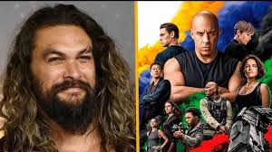 El Aquaman comprando su estreno en el Mercado Central: "¿Cuánto es lo  menos".