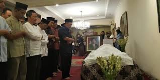 Check spelling or type a new query. Bacaan Sholat Jenazah Laki Laki Perempuan Lengkap Arti Hingga Posisi Yang Tepat Merdeka Com