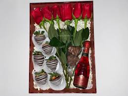 See more ideas about heart box, trinket boxes, limoges boxes. Maribel Ar Twitter Wine Rose Box With Chocolate Covered Strawberries Brownie Bites Includes 6 Roses 6 Strawberries 2 Heart Shaped Brownie Bites Mini Bottle Of Wine You Can