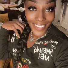 AD) — Christina from Baddies ATL claims she left #LeBronJames stranded at  the airport for three hours after finding out he had a wife. She said once  she learned he was married,