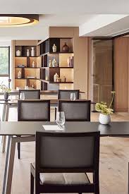 Manila Chair Andreu World In 2020 Stackable Dining Chairs Traditional Chairs Chair