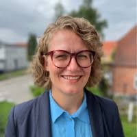 Lesley Hansen Email & Phone Number