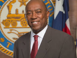 Mo'Nique Celebrates Weight Loss Milestone