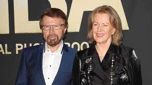 Begleitet war die veröffentlichung ihrer tonträger in großbritannien stets von auftritten und interviews im fernsehen sowie insgesamt 15 konzerten in den jahren 1977 und 1979. Anni Frid Lyngstad So Geht Es Der Abba Sangerin Heute