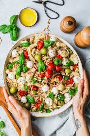 Pastasalat Mit Gerosteten Tomaten Veganem Mozzarella Eat This Vegan Rezept Pasta Salat Pastasalat Nudelsalat