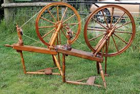 Old pictures old photos vintage photos spinning wool spinning wheels hand spinning images of ireland irish cottage irish blessing. Issue 102 October 2018 The Spinning Wheel Sleuth