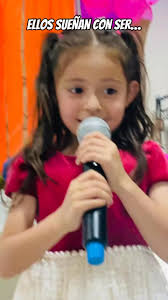 Y llamando Jesús a un niño, lo puso en medio de ellos,3 y dijo: De cierto  os digo que si no os volvéis y os hacéis como niños, no entraréis en el  reino de los cielos.