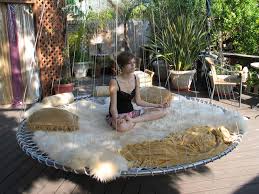 Moreover, it is excellent hammock bed to consider if you are looking for good quality and comfortable product. Dream Bed Hammocks Meet Round Mattresses In This Hanging Design Designs Ideas On Dornob