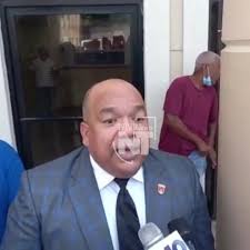 Palabras del abogado y representante del ayuntamiento, Amado Gómez en  relación al sometimiento de la querella contra de la artista Urbana  “Tokischa” por fotos semidesnuda junto a la Virgen de la ...