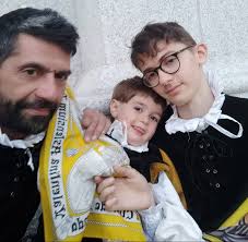 Gli amici del Rione San Silvestro si stringono in un forte abbraccio al  dirigente Massimiliano "Maci", a Niccolò, Simone, Andrea, Francesca e tutta  la famiglia Pinna, per la perdita del caro Maurizio.