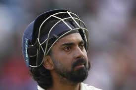 Nah, this is just for the cameras”: Travis Kelce gets trolled by Mitch  Schwartz over TEU coaching