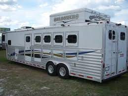 Pin By Laura Bond On Dream Home Horse Trailers Horse Trailer Living Quarters Horse Trailer