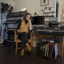 See: Memory Pearl Takes A New York Met Painting And Explores It In Sound On  'Red And Brown Scene, 1961' – Backseat Mafia