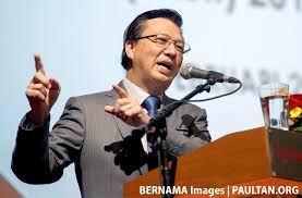 Beliau memaklumkan satu kenyataan rasmi mengenai insiden ini akan dikeluarkan dalam masa terdekat. Gov T To Ready Mechanism For Taxis Uber And Grab To Co Exist Together Transport Minister Liow Tiong Lai Paultan Org