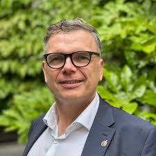 Gabriel Currie's Instagram, Twitter & Facebook