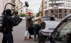 Klaas heufer umlauf eskaliert im sommerurlaub özil horst ullrich late night berlin prosieben. Carlover Fashionpaper Das Magazin Fur Fashion Beauty Und Lifestyle