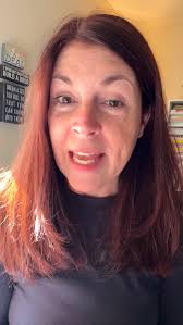 I'm back channeling my inner Martha Stewart and hosting episode II of my  summer dinner party series. Kicking off the 4th of July weekend with a  beautiful outdoor dinner party using my