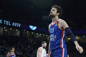 Basketbol hayatına 2006 yılında efes pilsen ile başlamıştır. Sertac Sanli Sampiyon Olmak Icin Oynuyoruz Roportaj