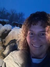 Lee Varga's Instagram, Twitter & Facebook