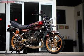 Modifikasi motor yamaha rx king for android apk download. Yamaha Rx King Tampil Lebih Modern Pelek Rcb Airbrush Mewah Gridoto Com